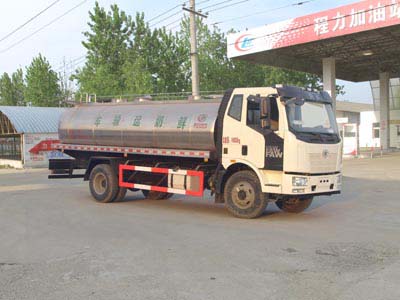 国五解放10吨鲜奶运输车